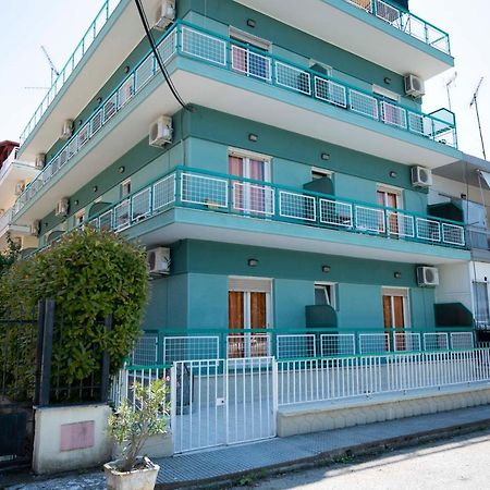 Amelies Apartments Paralía Esterno foto