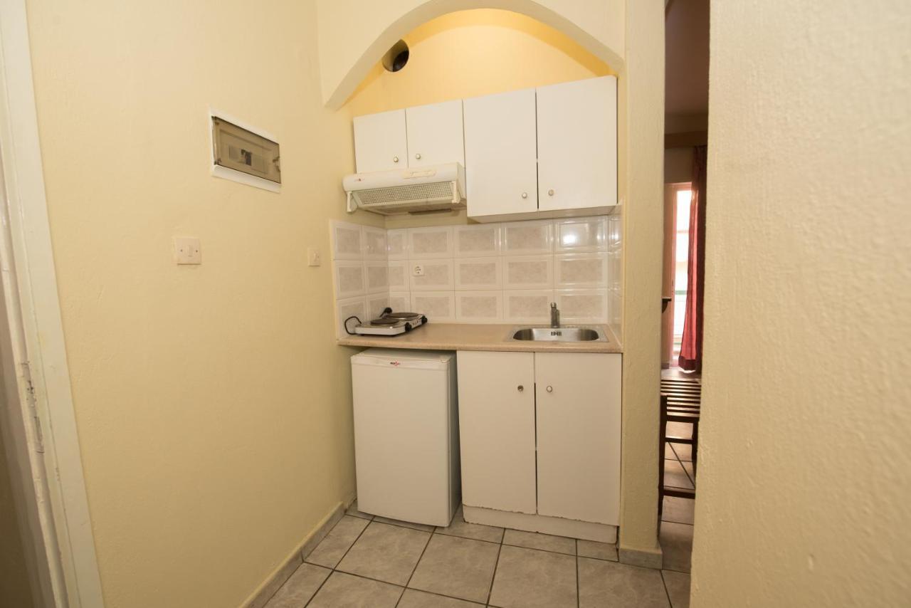 Amelies Apartments Paralía Esterno foto